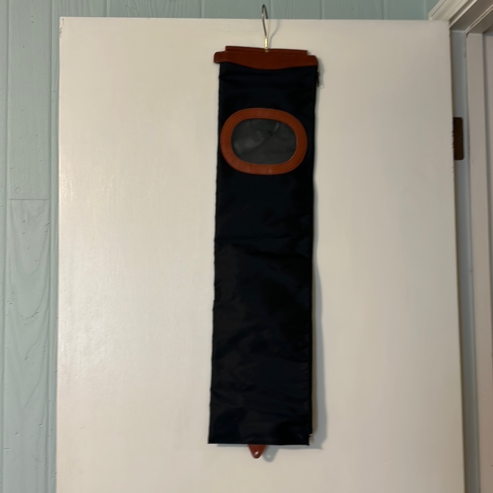 Tie holder